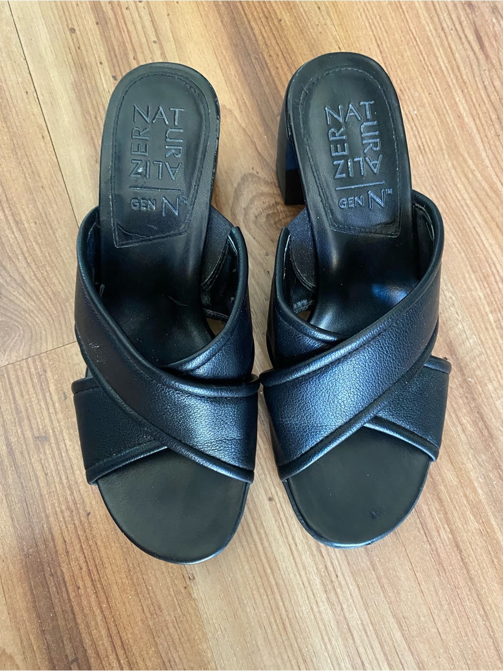 Naturalizer Black Crisscross Mule Womens Sandals size 6.5 Block Heels 3 inches - Picture 1 of 9